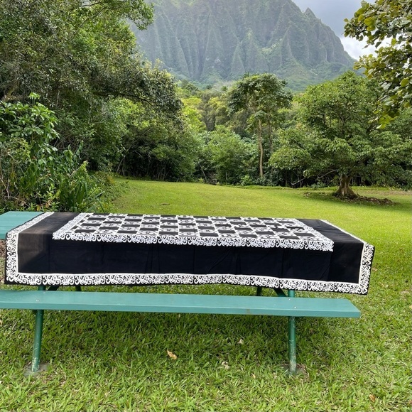 Malaysian Batik Tablecloth Tapestry Rectangle and Set Of 6 Cloth Napkins Set - Picture 15 of 16